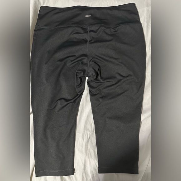 Athletic Works Women’s Dri-More Fitted Crop Leggings- Size XXL - Picture 5 of 6